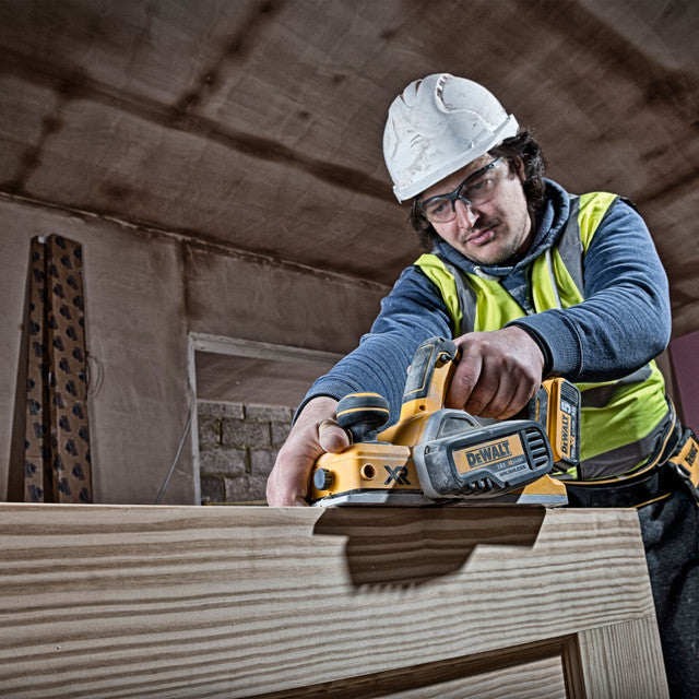 DeWalt DCP580N 18V XR Brushless 82mm Planer (Body Only)
