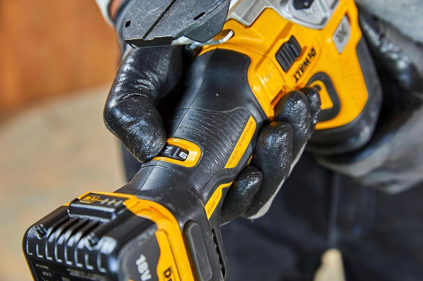 DeWalt DCS335N-XJ 18V XR Brushless Cordless Body Grip Jigsaw Body Only