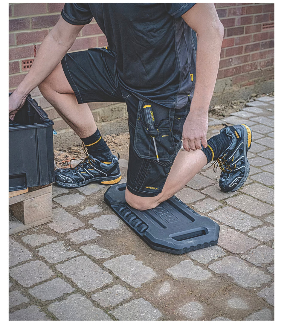 DeWalt Multi-Use Knee Protection Non-Safety Kneeling Mat Black